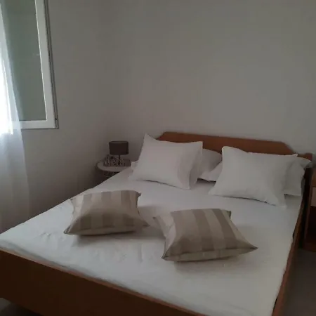 - Carmen Prázdninový dům